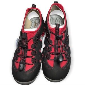 NEW SONOMA. Kids Sandals‎ Sz 3